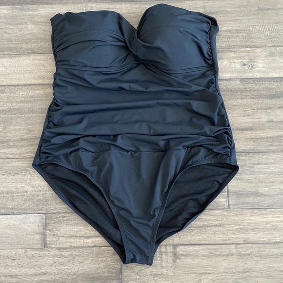 Hilor Swim Hilor Womens Bandeau One Piece Swimsuit Front Twist